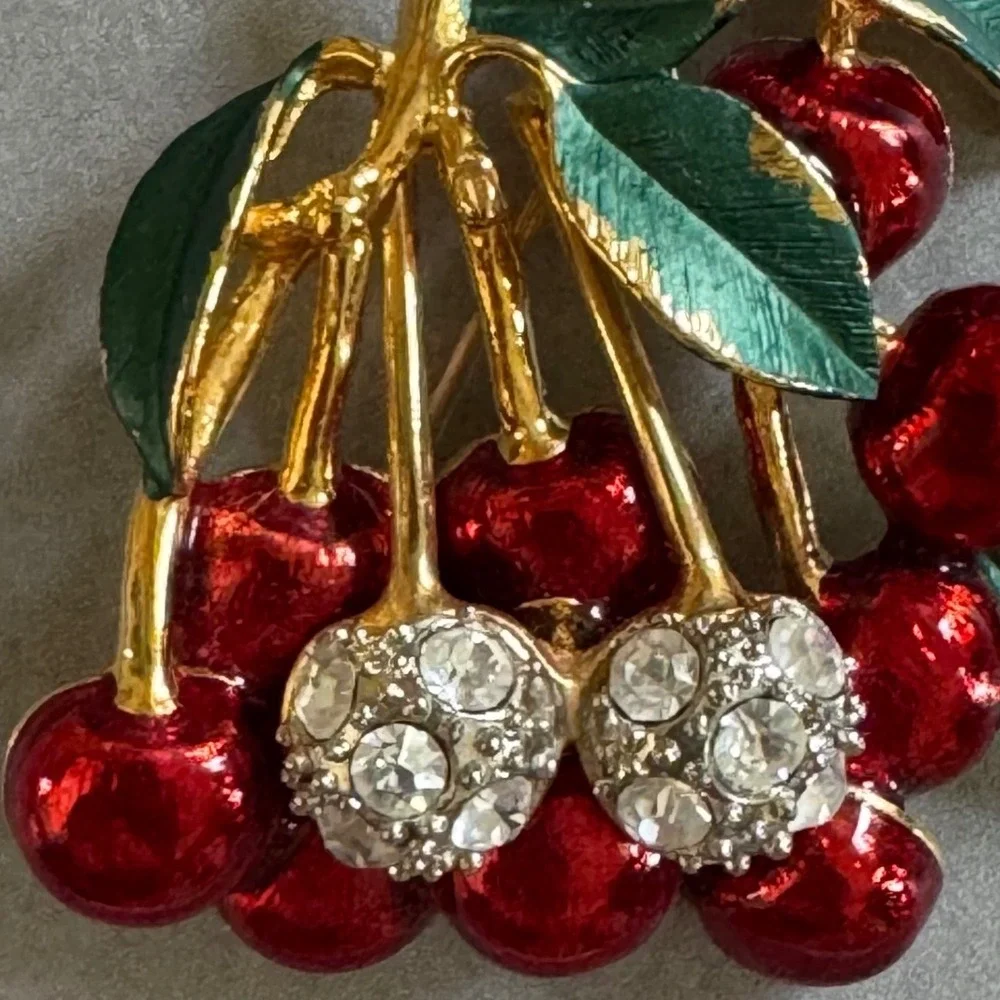 Vintage Red Cherry Brooch Gold Tone Rhinestone Enamel Fruit‎ Pin Retro Summer